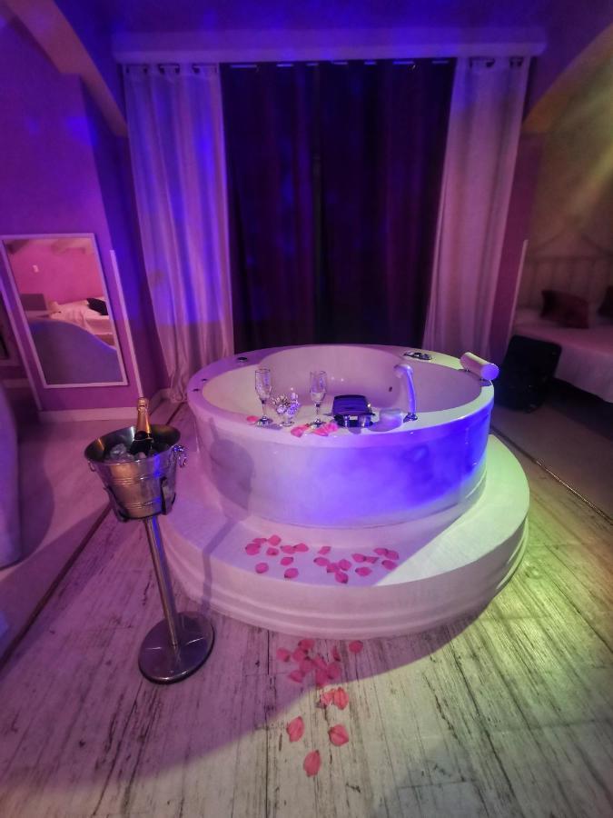 ナバルカルネロ Tu Mansionゲストハウス エクステリア 写真